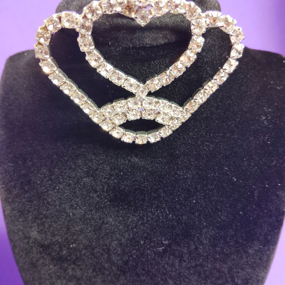 Elegant Silver Heart-Shaped Crystal Brooch